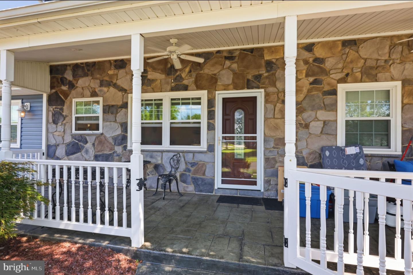 551 Stonybrook Dr #e Property Photo 3