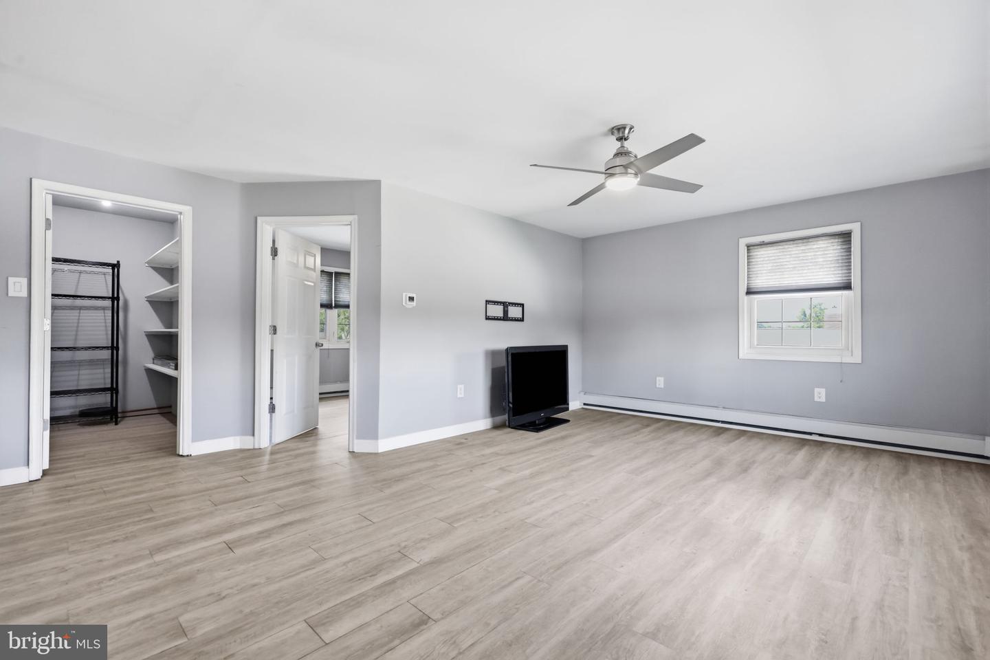551 Stonybrook Dr #e Property Photo 8