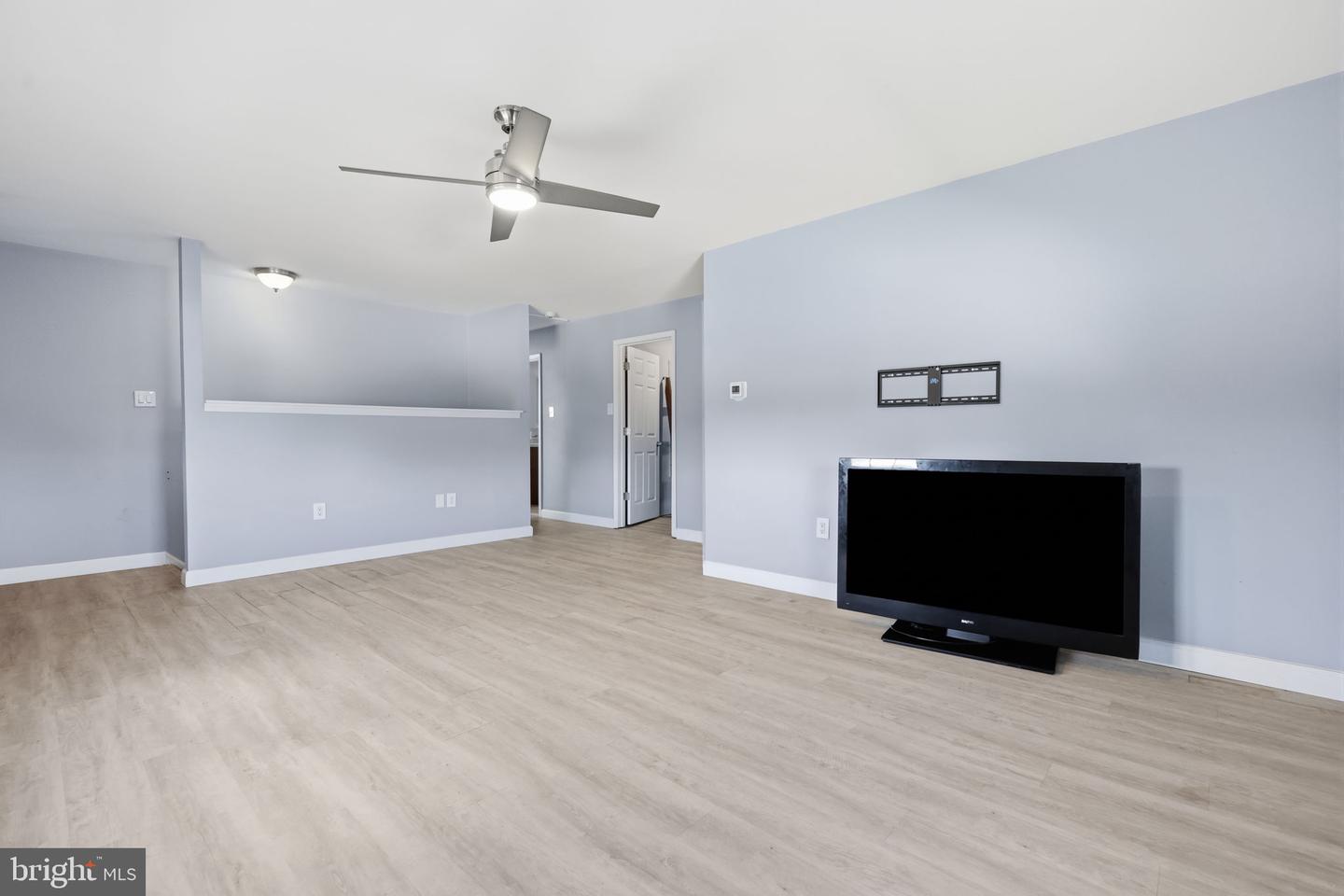 551 Stonybrook Dr #e Property Photo 9