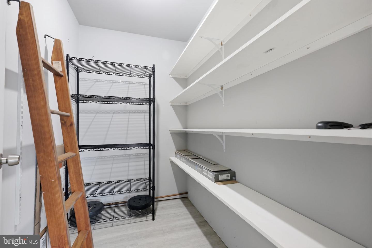 551 Stonybrook Dr #e Property Photo 12