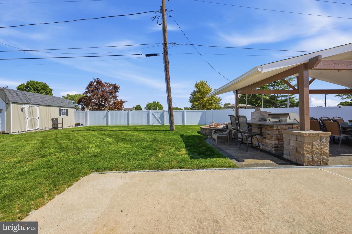 551 Stonybrook Dr #e Property Photo 33