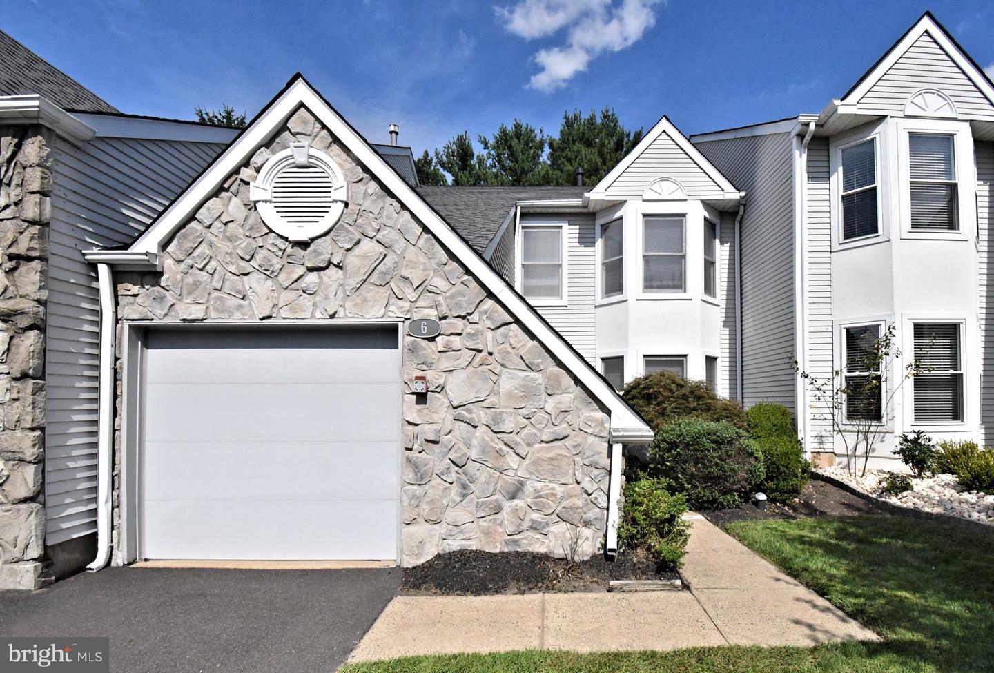 6 KANON CT Property Photo 1