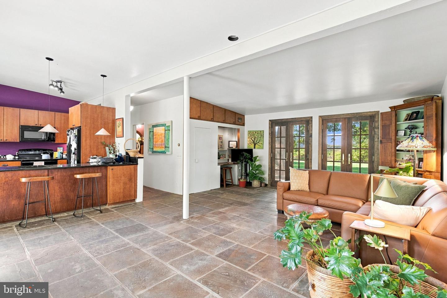 195 Woodhill Rd Property Photo 7