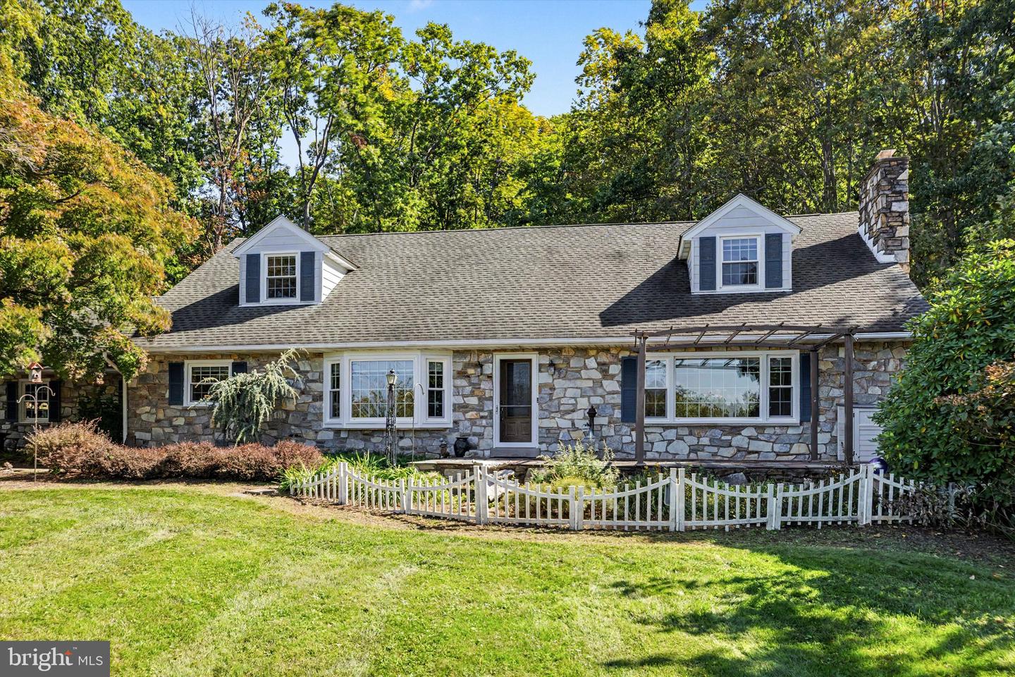 99 PICKWICK DR