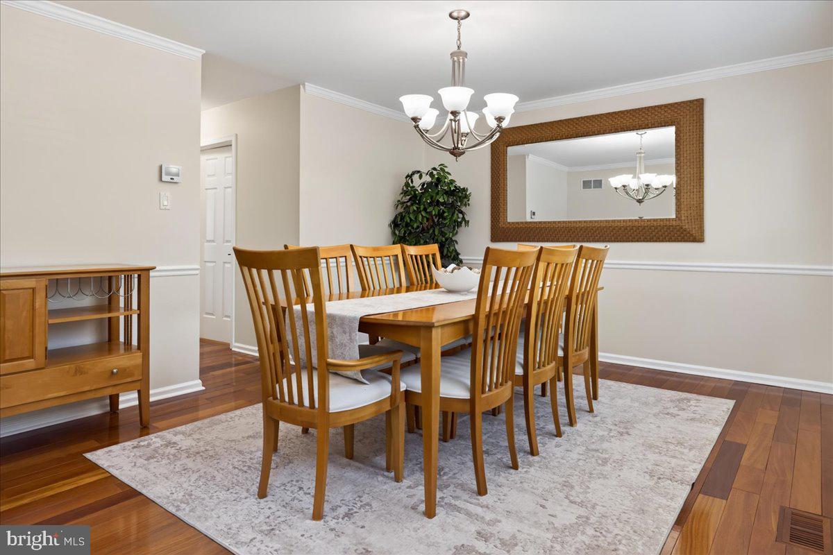 1211 Longmeadow Ln Property Photo 6
