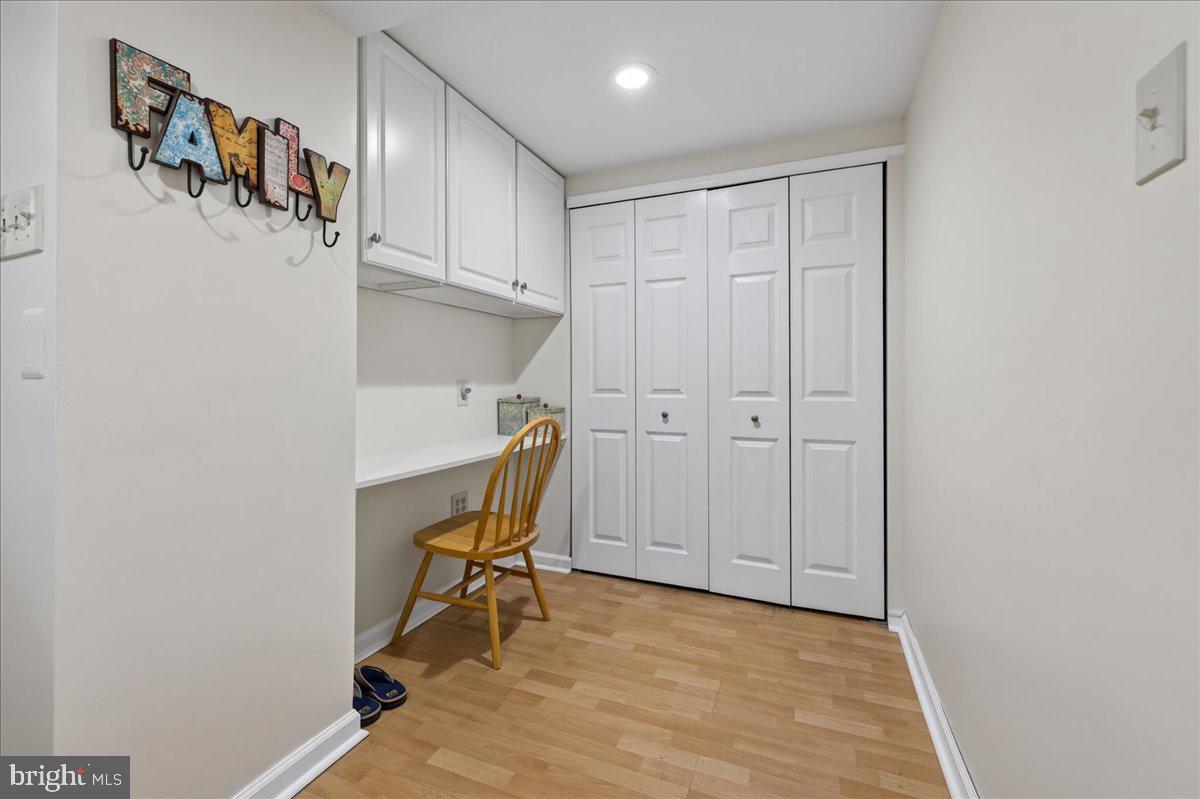 1211 Longmeadow Ln Property Photo 20