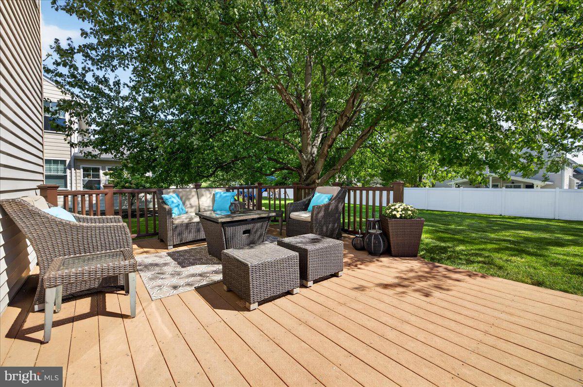 1211 Longmeadow Ln Property Photo 47