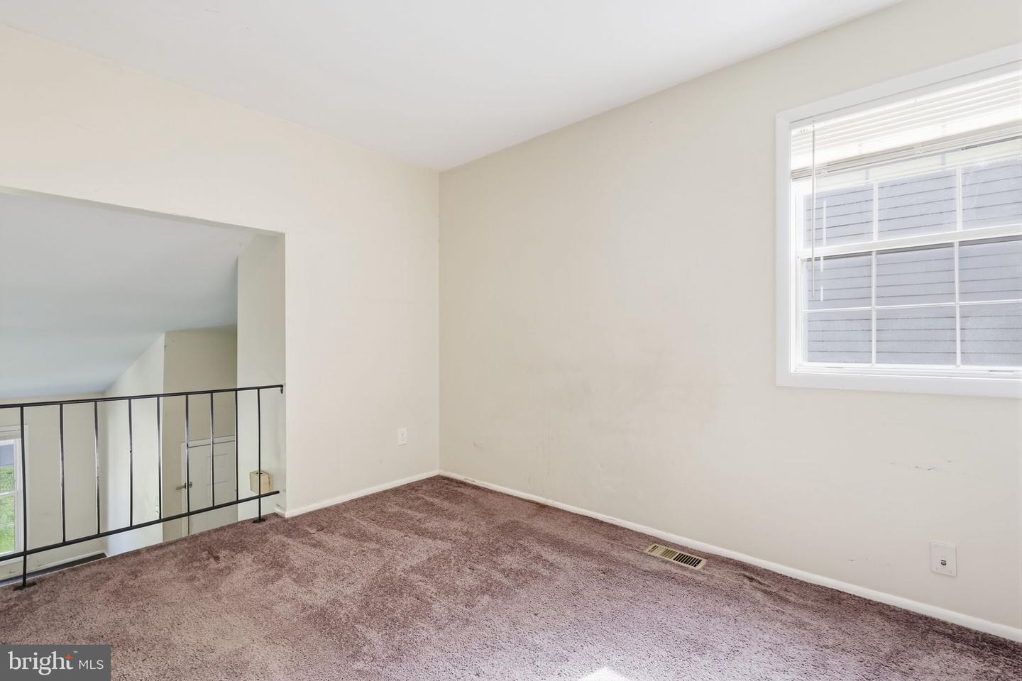 147 Commonwealth Dr Property Photo 15