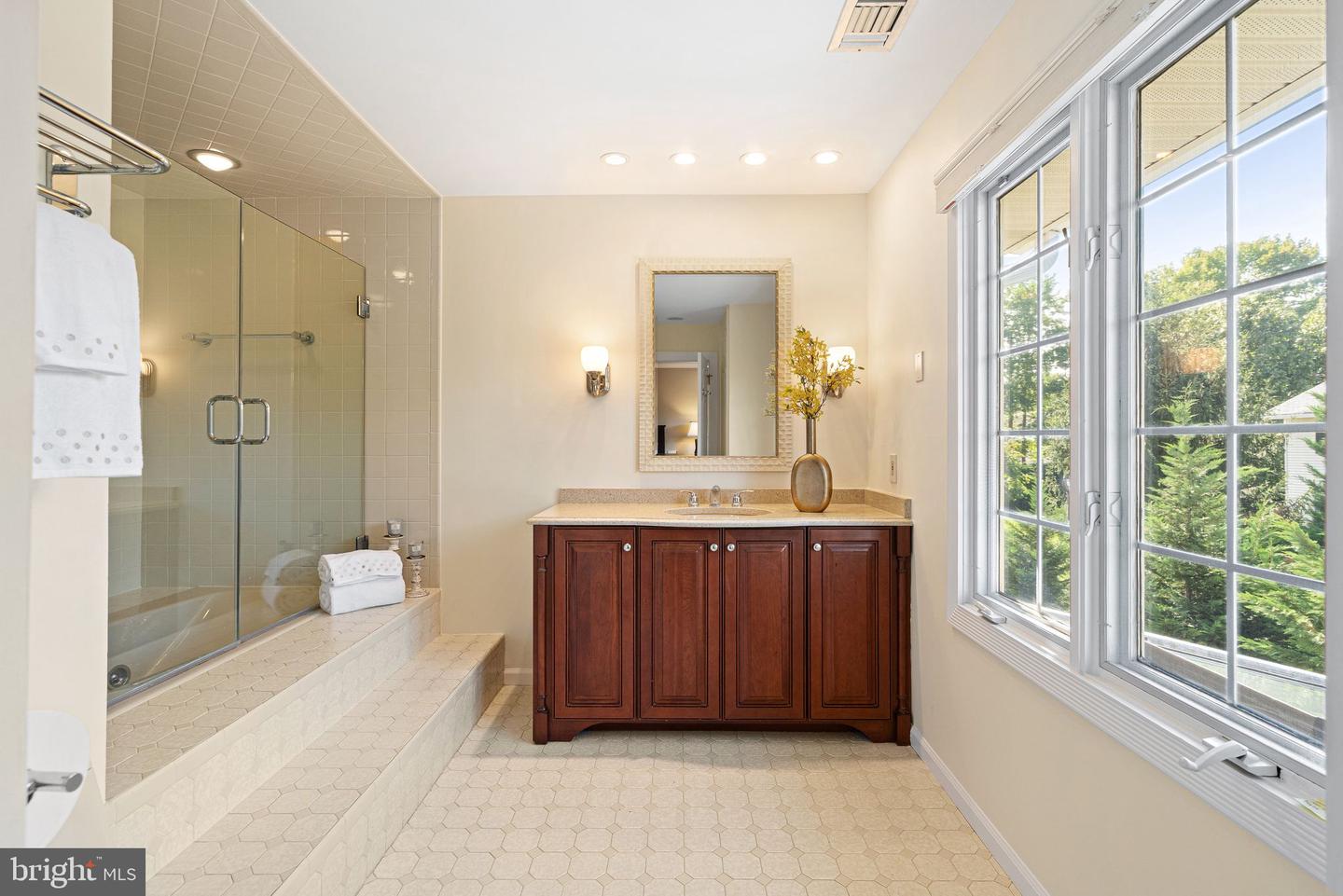 91 Sutphin Pnes Way Property Photo 42