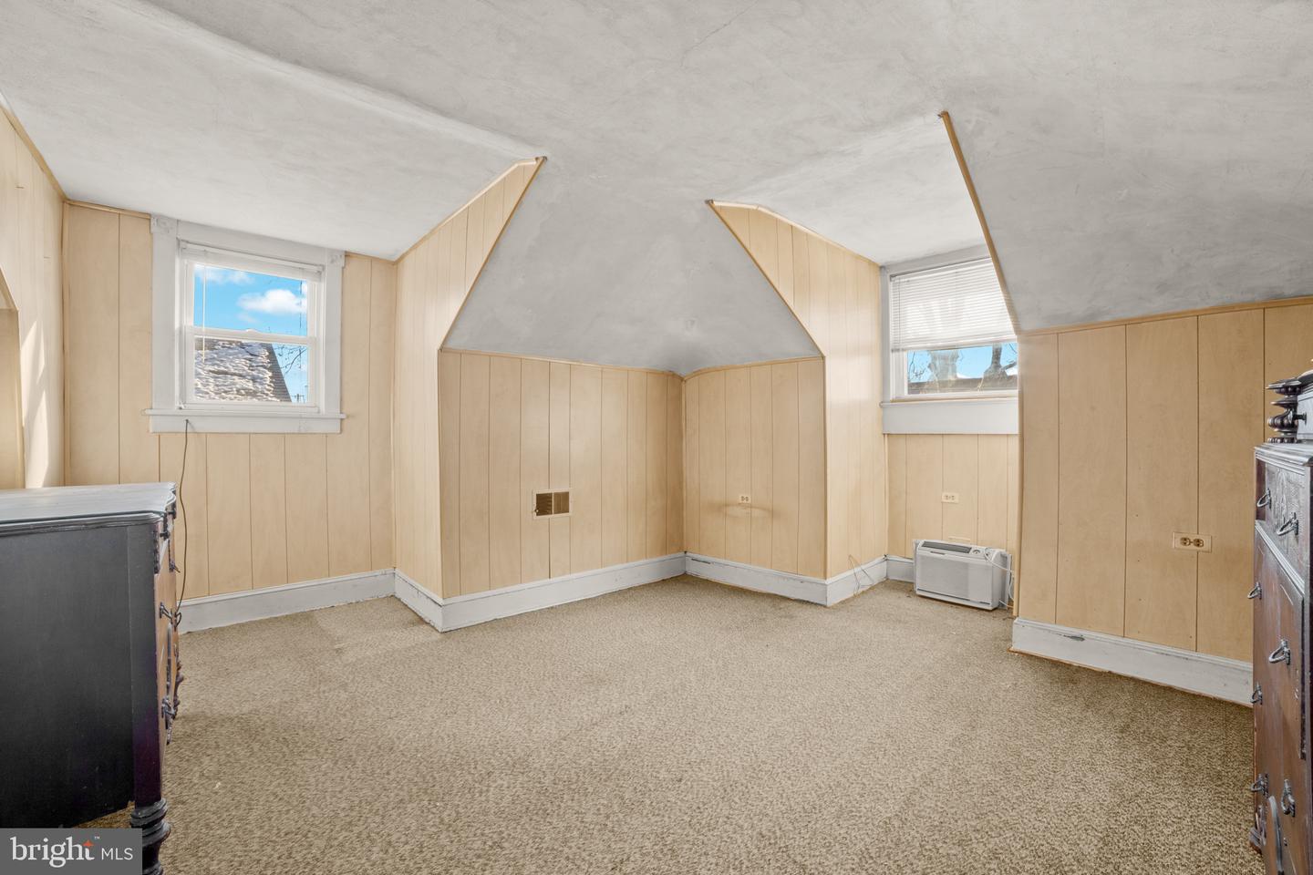 46 Central Property Photo 13