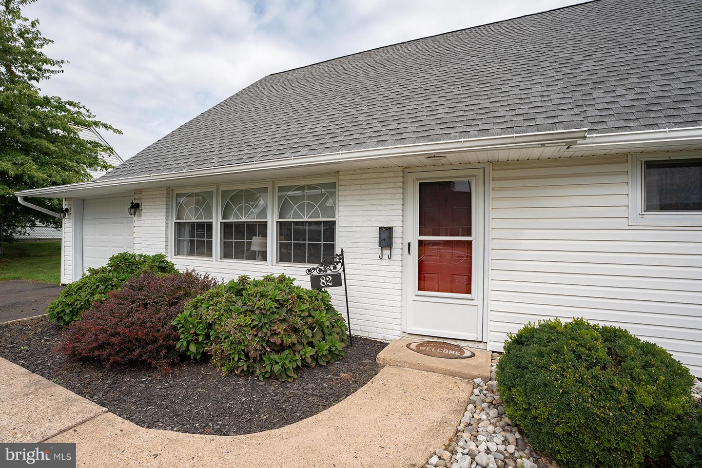 82 Cobalt Ridge Dr E Property Photo 2