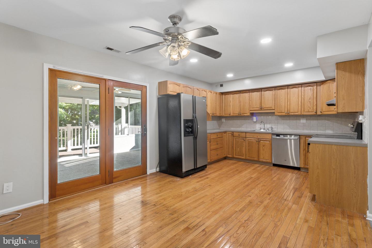 3947 Gloucester Ct Property Photo 5