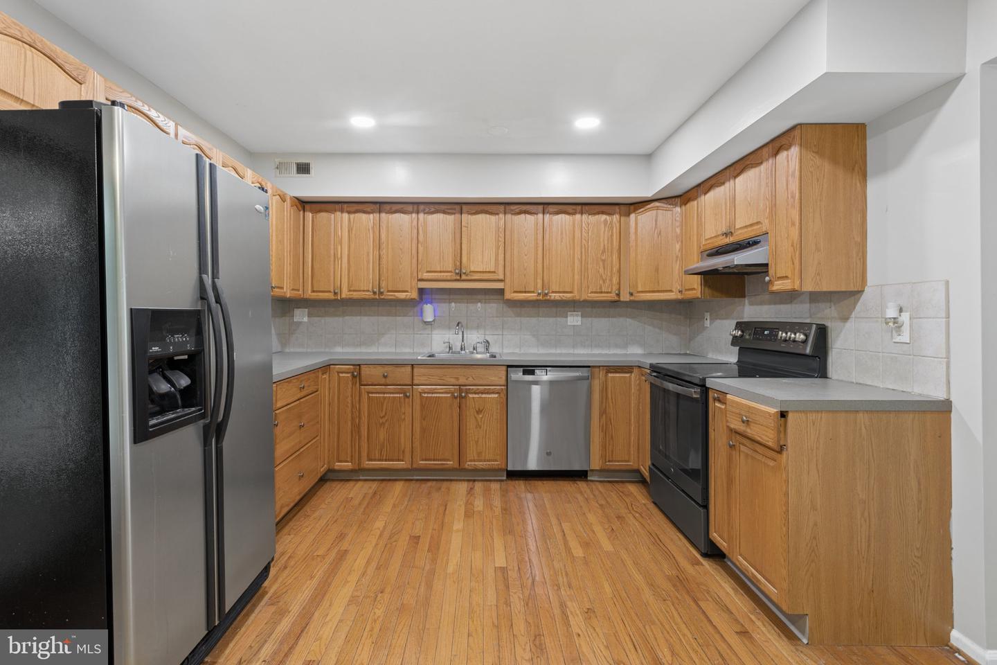 3947 Gloucester Ct Property Photo 6