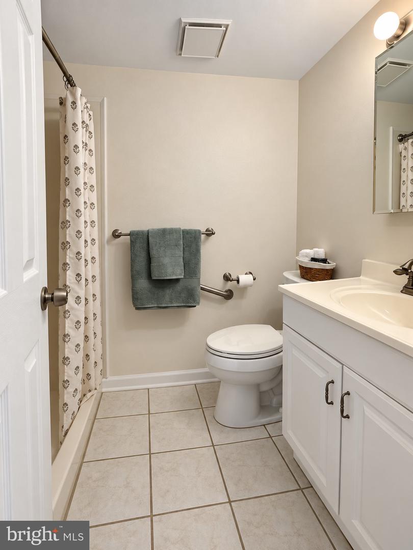 5765 Corsair Ct Property Photo 10