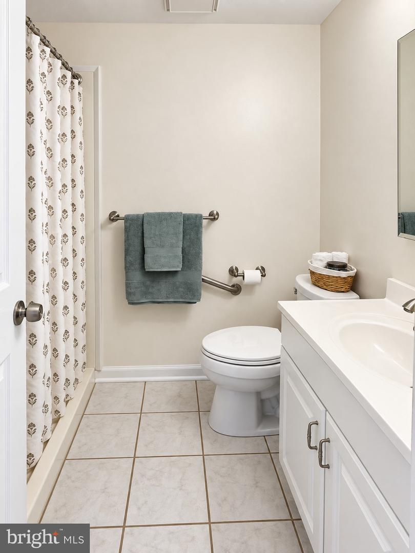5765 Corsair Ct Property Photo 12