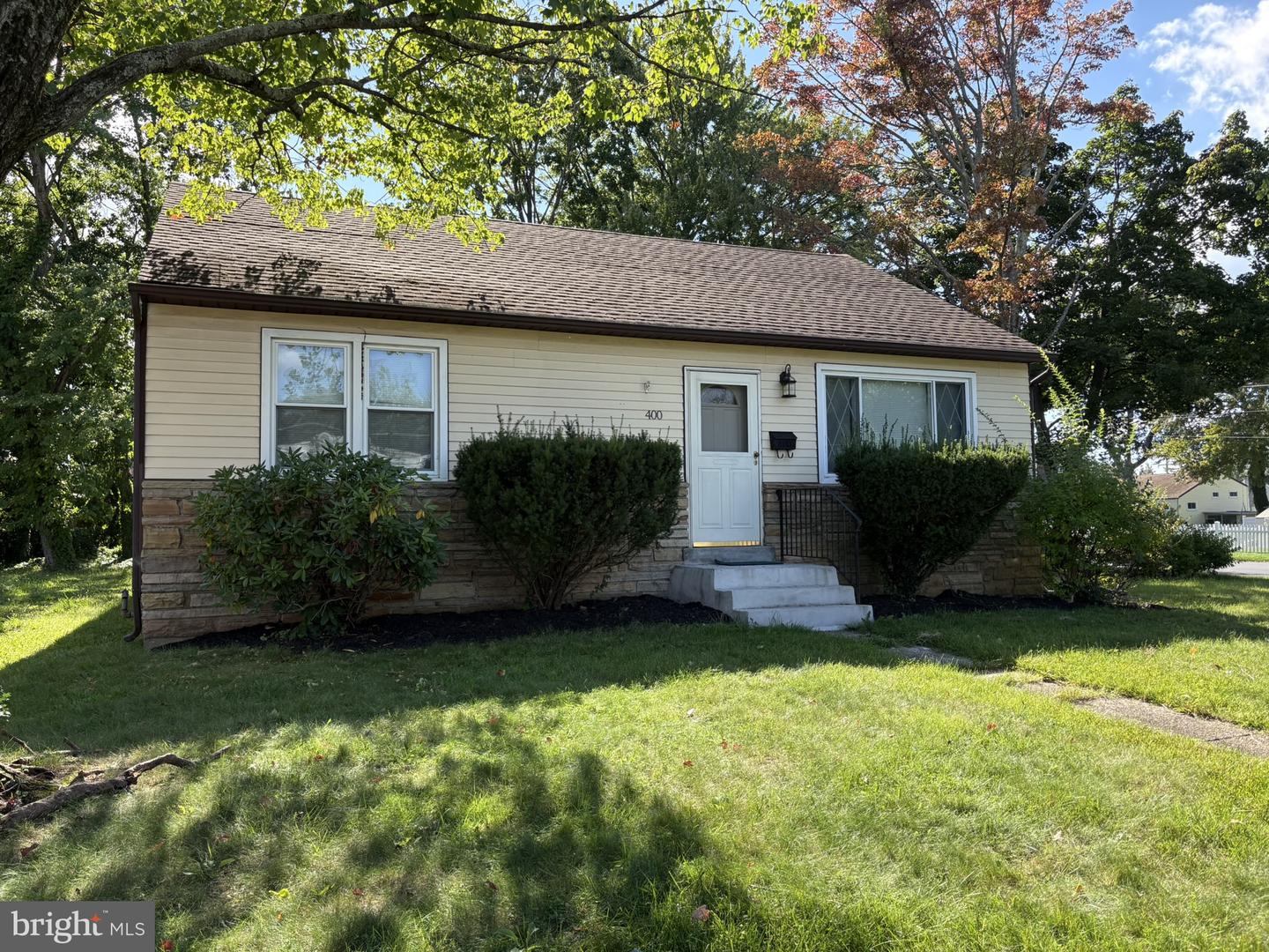 400 Maple St Property Photo 1