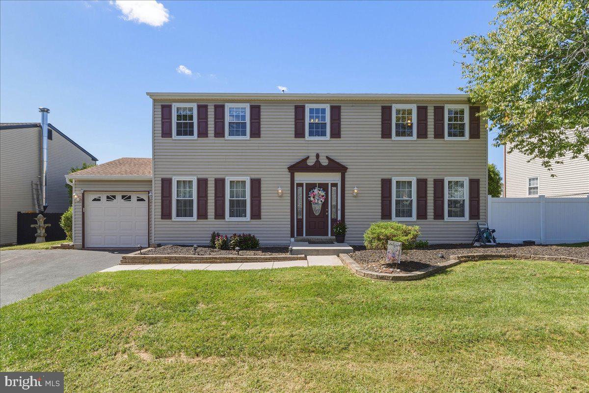 1527 Barnswallow Dr Property Photo 1