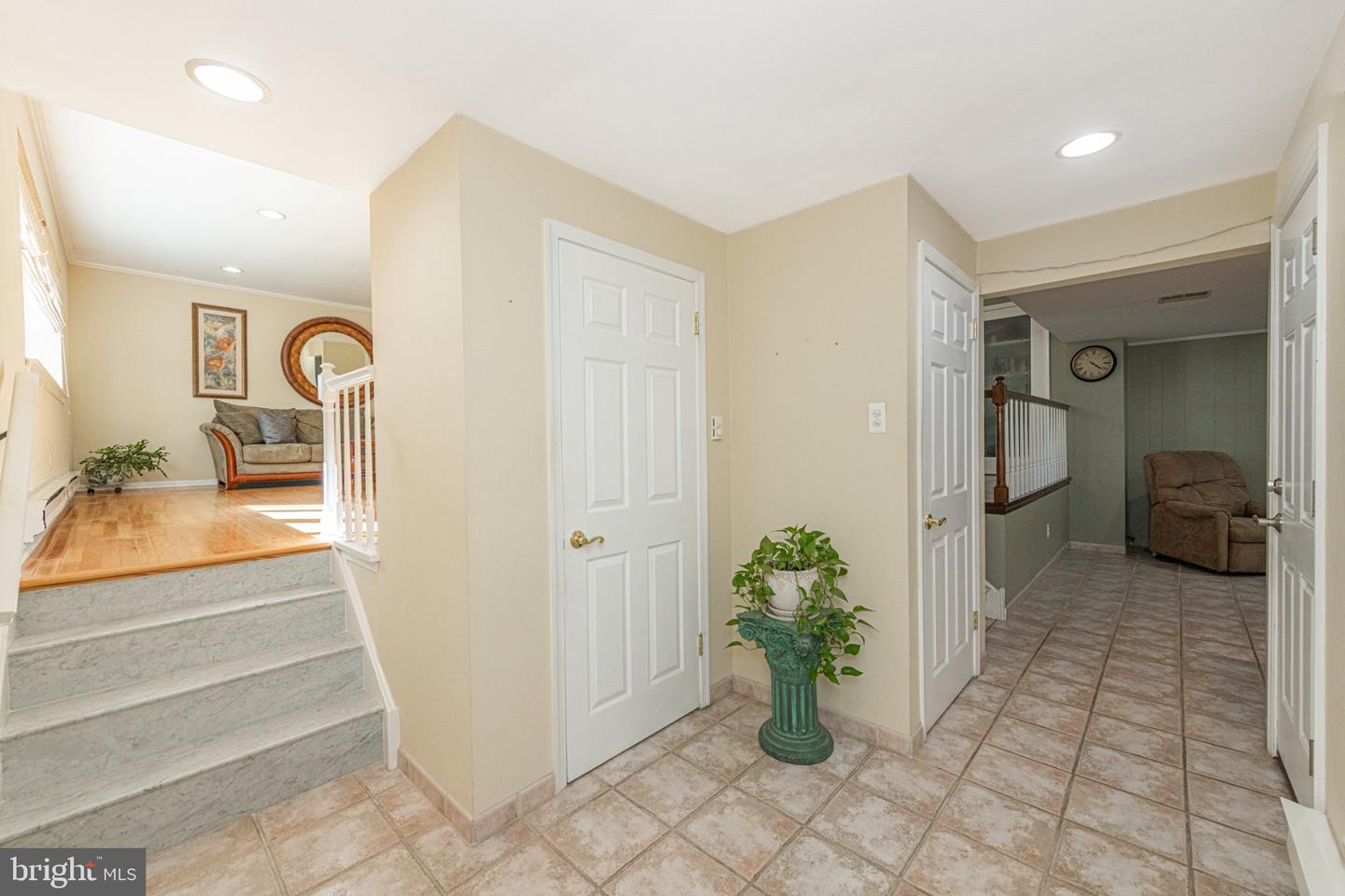 1053 Florida Ave Property Photo 11