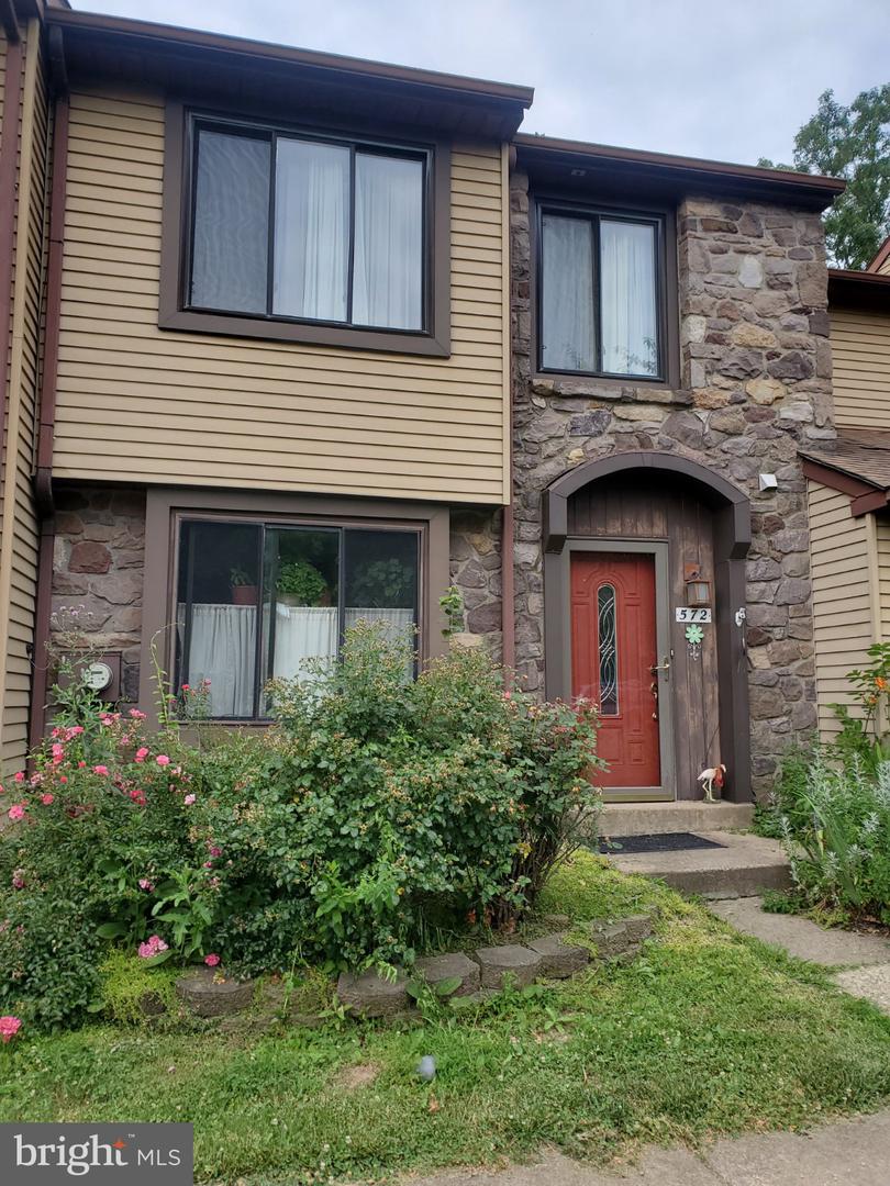 572 ATWOOD CT Property Photo 1