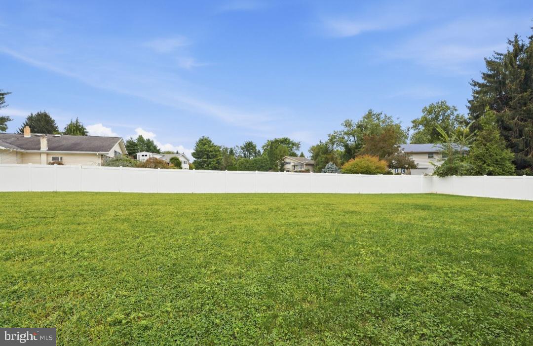 43 Davisville Rd Property Photo 7
