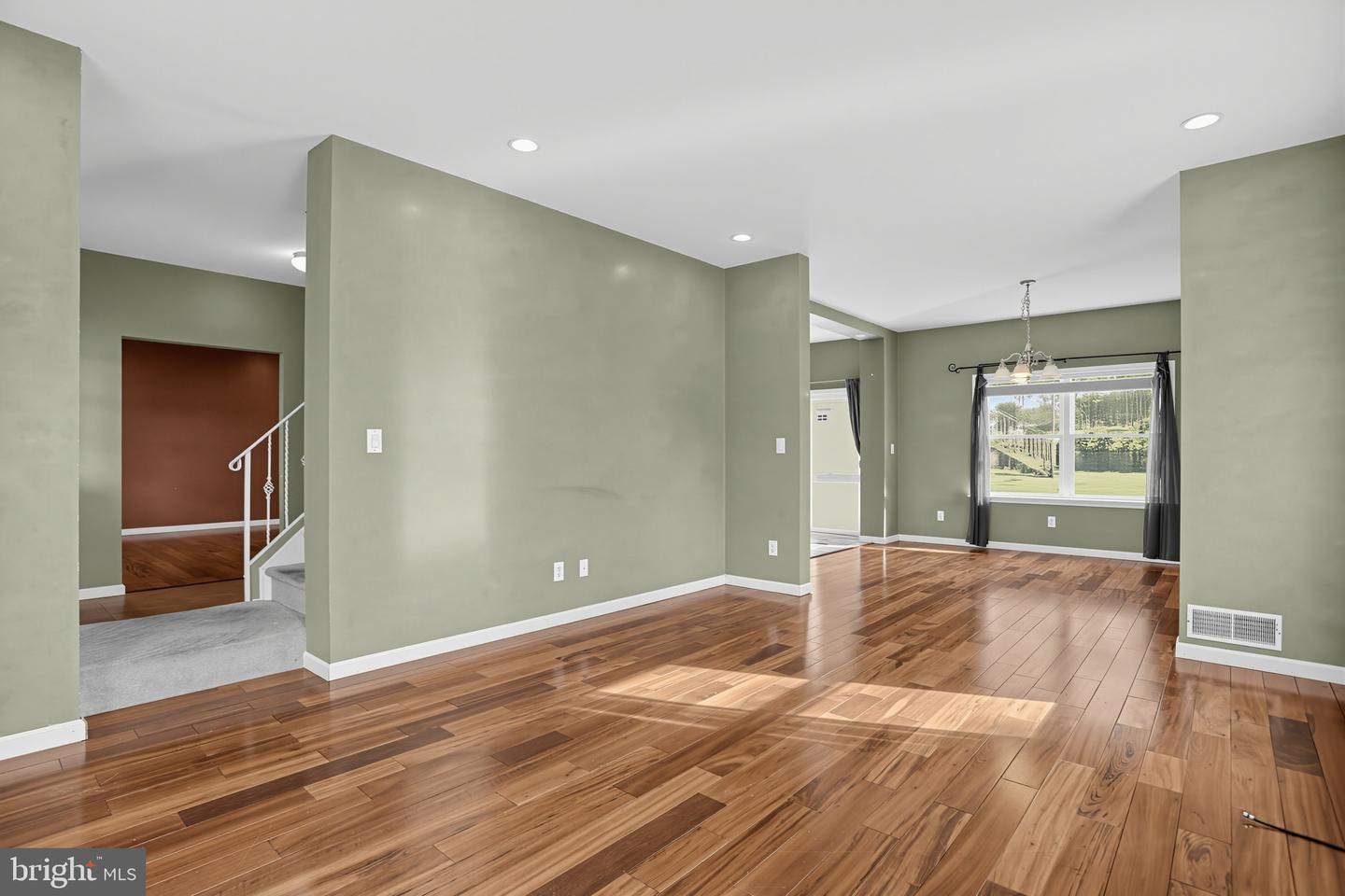 413 Lincoln Ave Property Photo 6