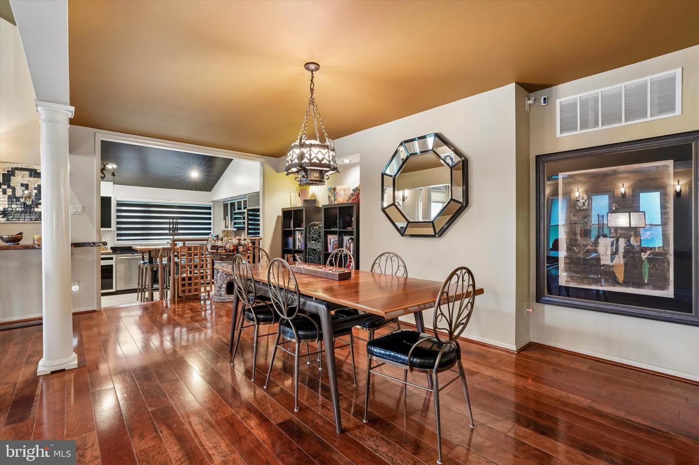 58 Sutphin Pnes Pnes Property Photo 10