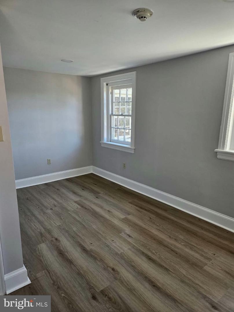 100 S Main St #120 Property Photo 2