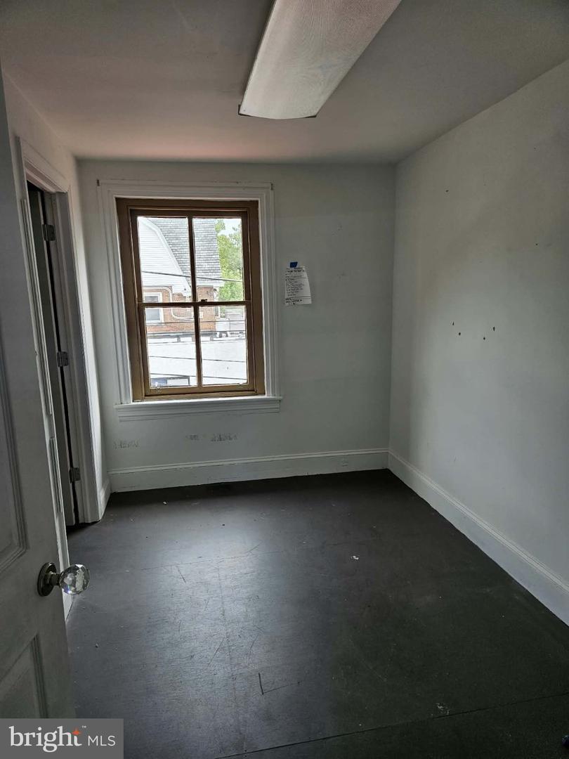 100 S Main St #140 Property Photo 8