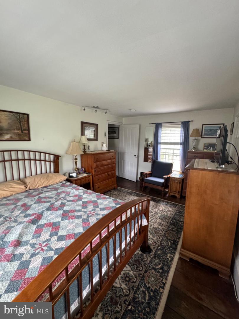 1093 Durham Rd Property Photo 6
