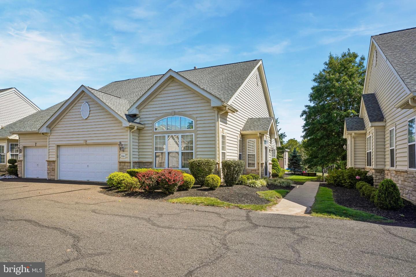 806 Devonshire Ct #59 Property Photo 1
