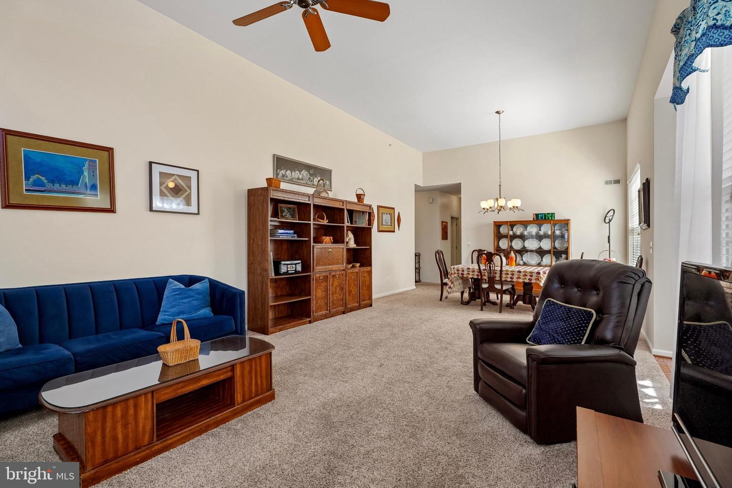 806 Devonshire Ct #59 Property Photo 6