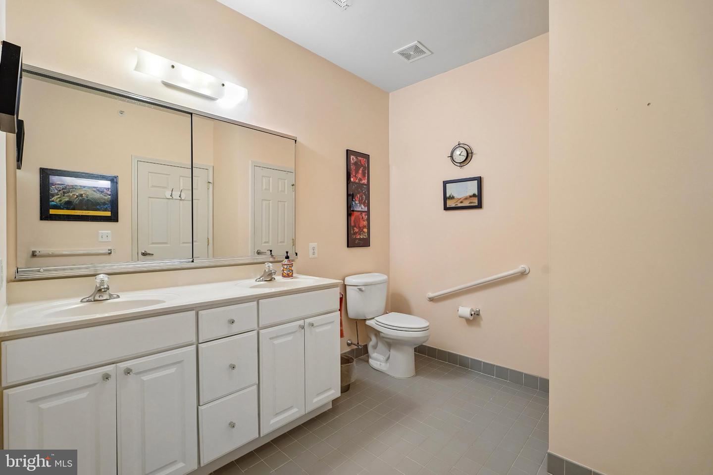 806 Devonshire Ct #59 Property Photo 21
