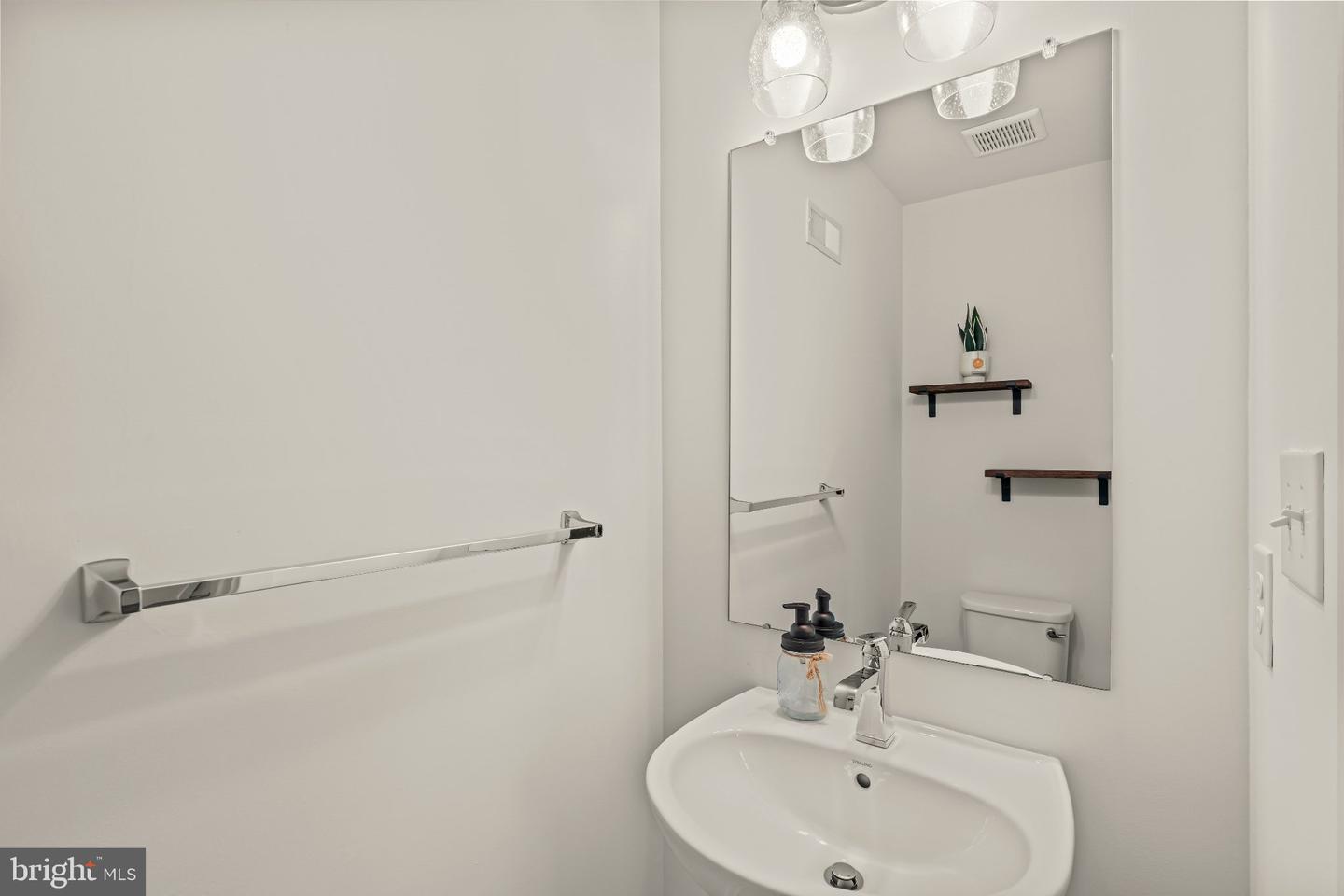 14 Diana Ln Property Photo 7