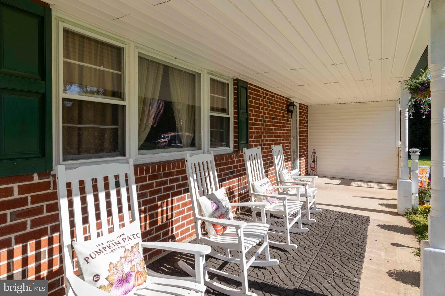 1240 Weber Rd Property Photo 5