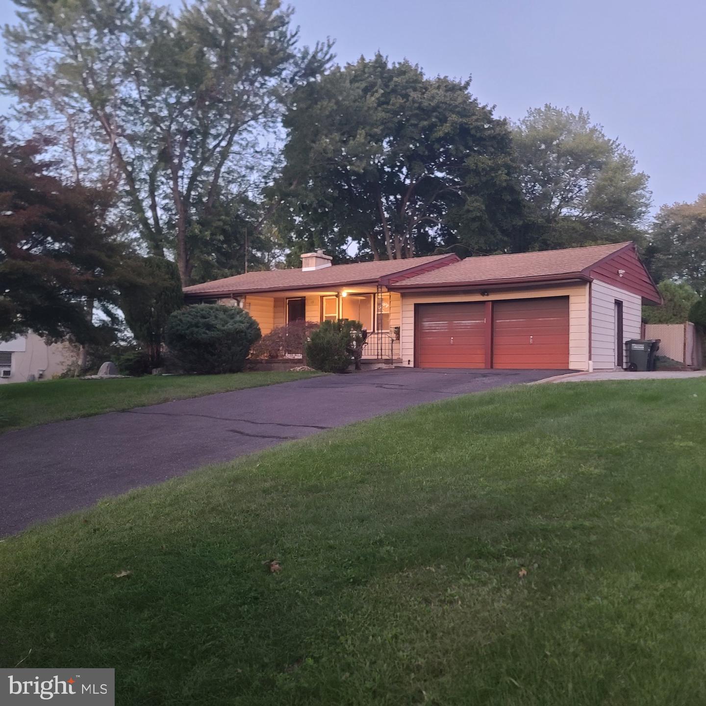 49 Twist Dr Property Photo 1