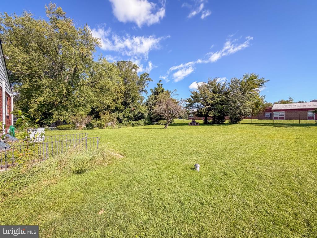 3695 Grandview Ave Property Photo 23