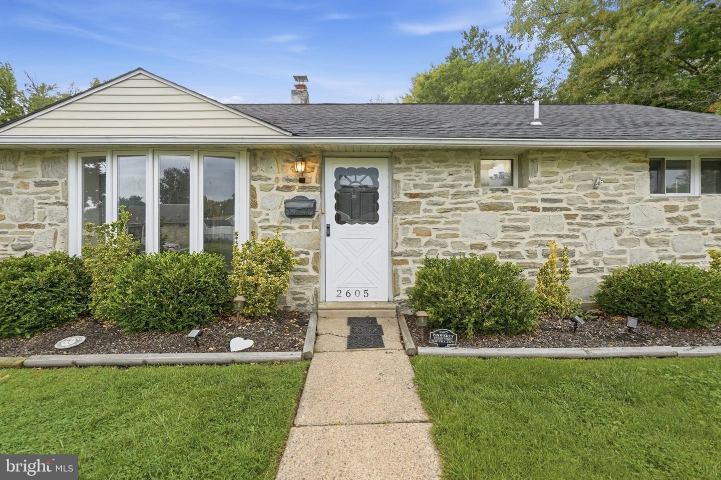 2605 Woodlawn Dr Property Photo 1