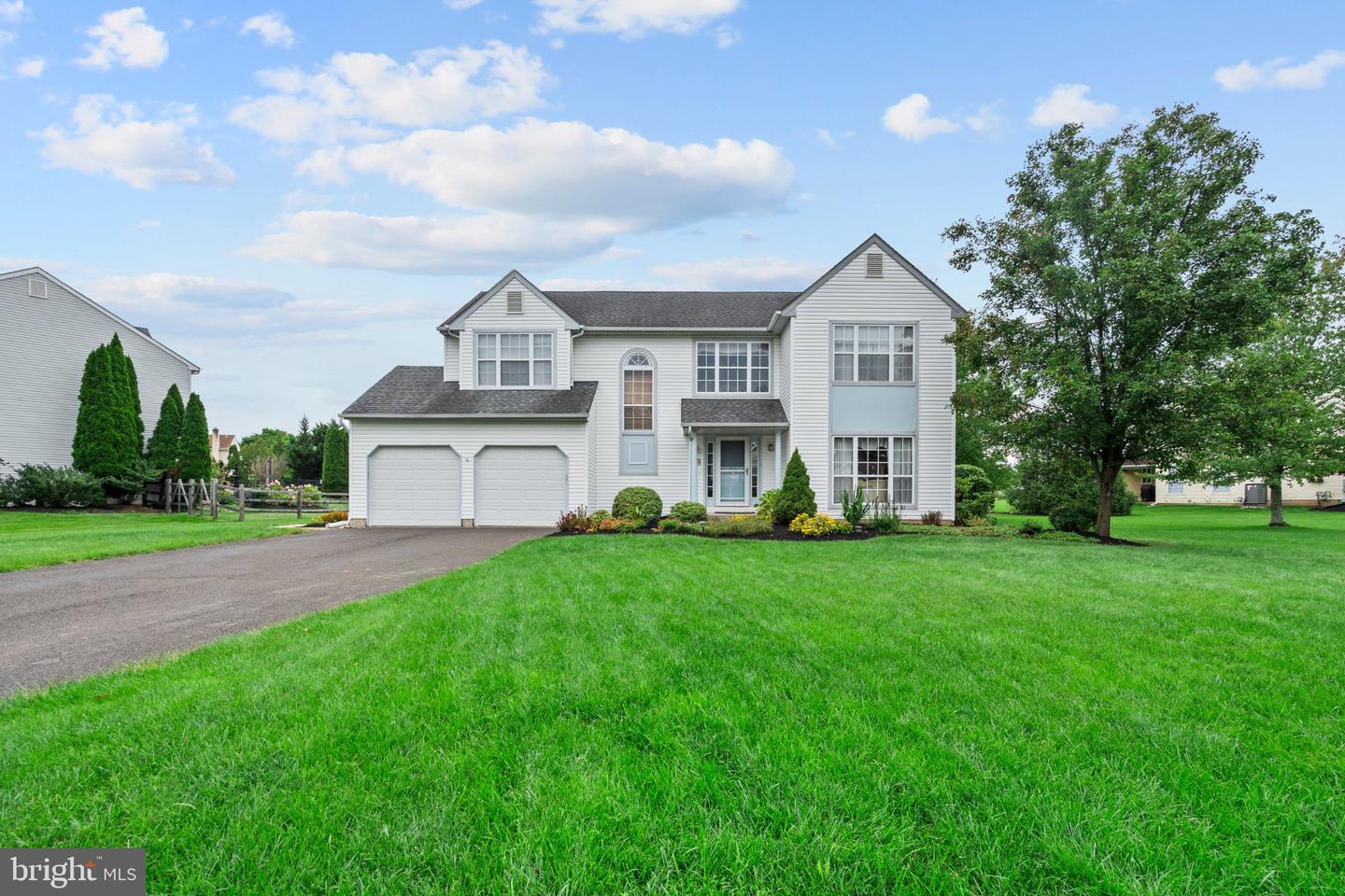 1438 Bentley Dr Property Photo 4