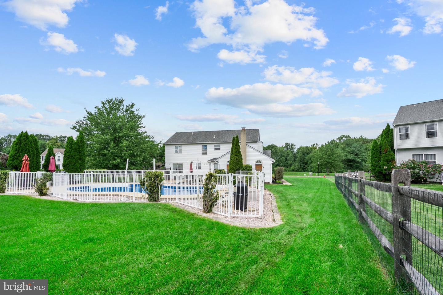 1438 Bentley Dr Property Photo 14