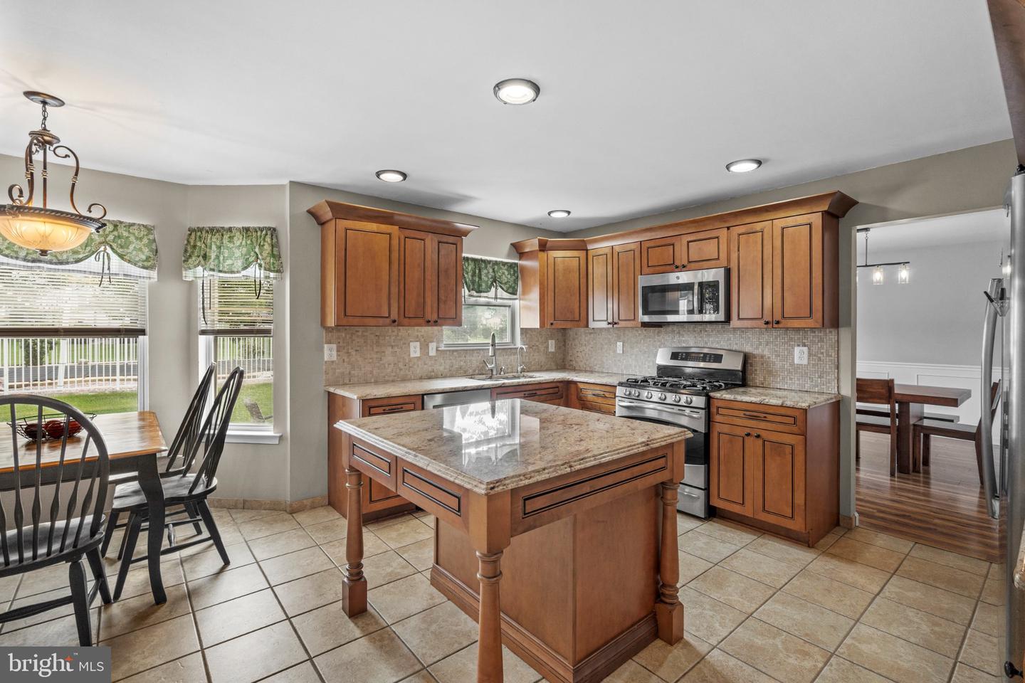 1438 Bentley Dr Property Photo 22