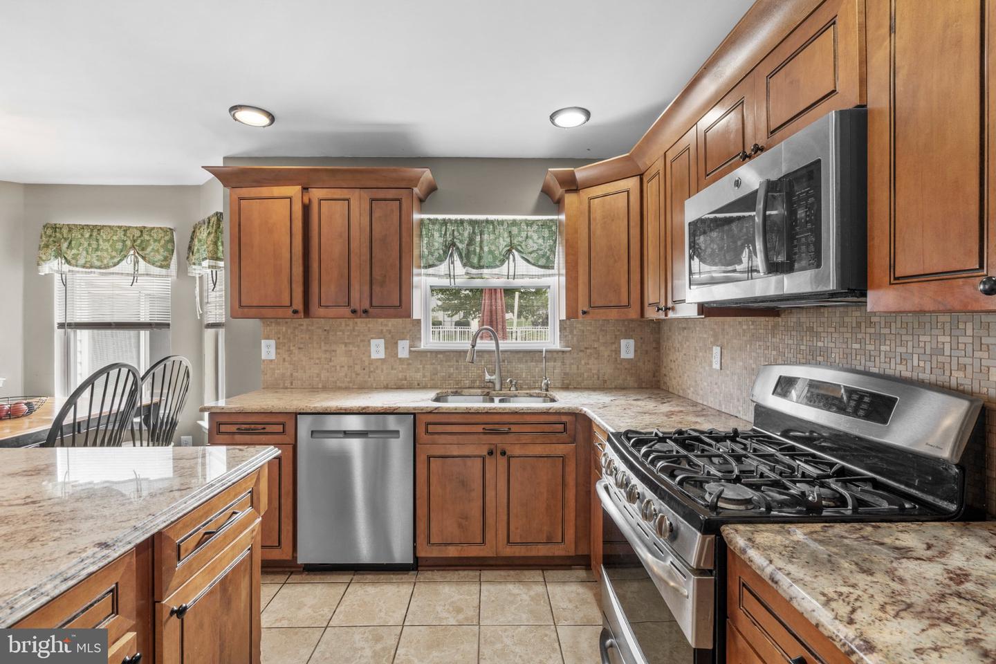 1438 Bentley Dr Property Photo 23