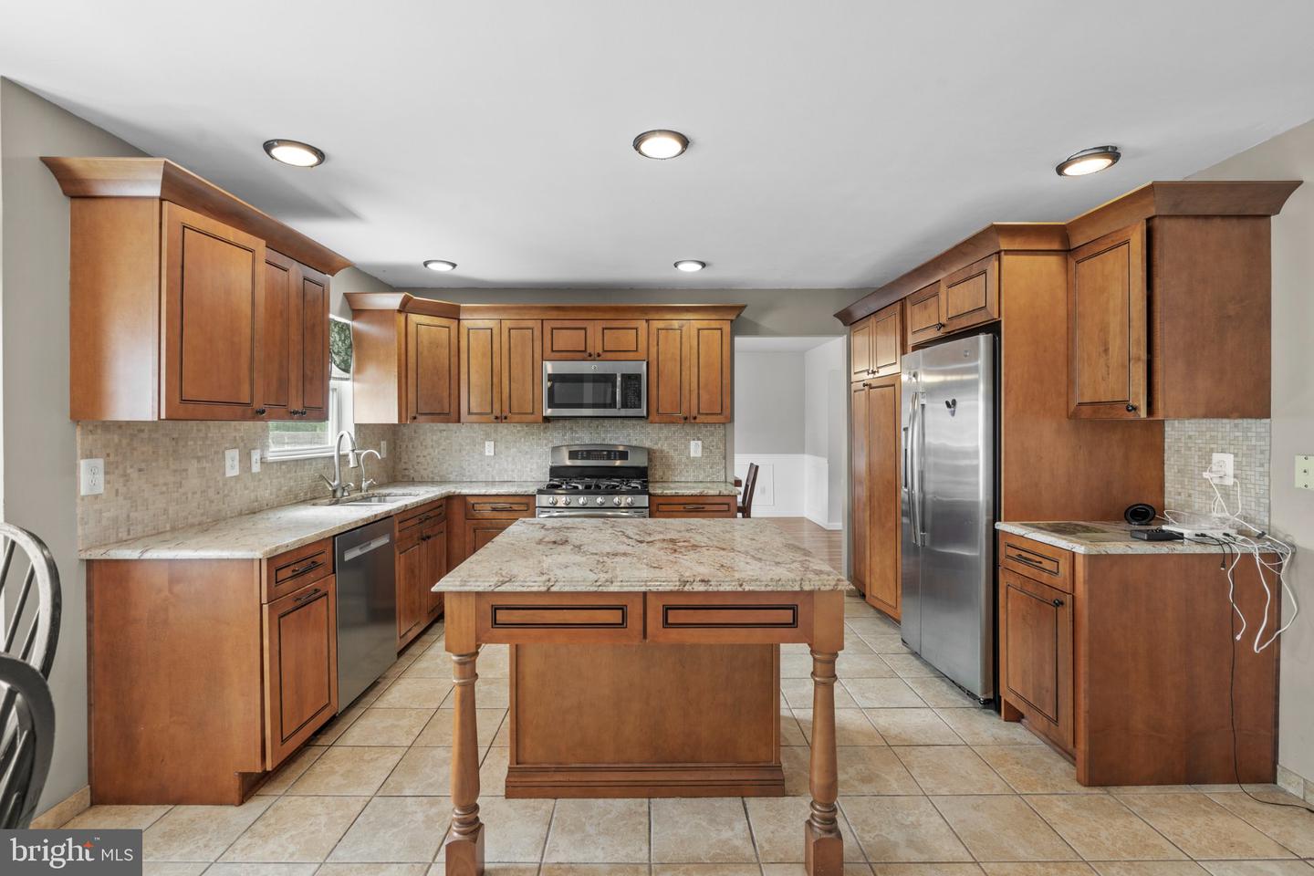 1438 Bentley Dr Property Photo 24