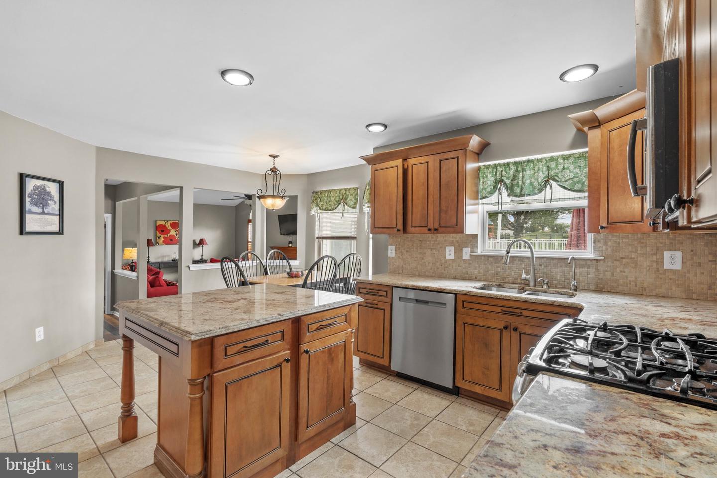 1438 Bentley Dr Property Photo 25