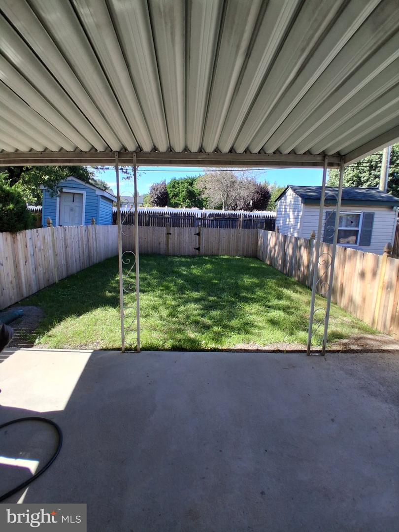 5208 Inlet Dr #n Property Photo 3