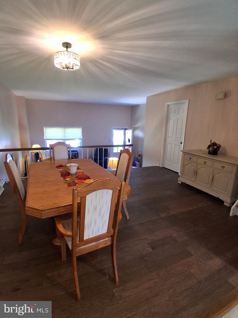 5208 Inlet Dr #n Property Photo 10