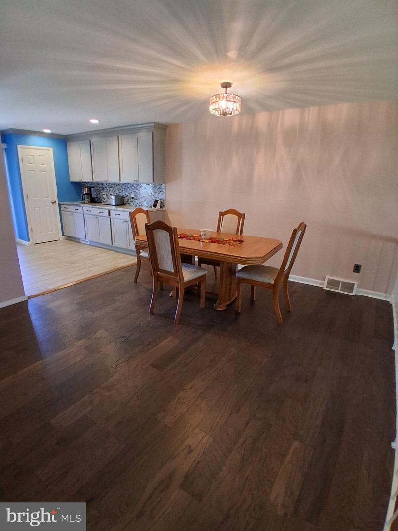5208 Inlet Dr #n Property Photo 11