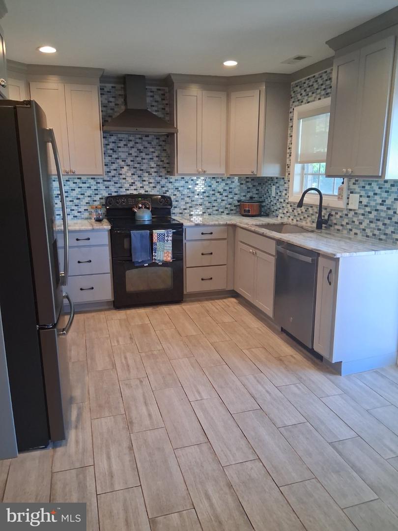 5208 Inlet Dr #n Property Photo 12