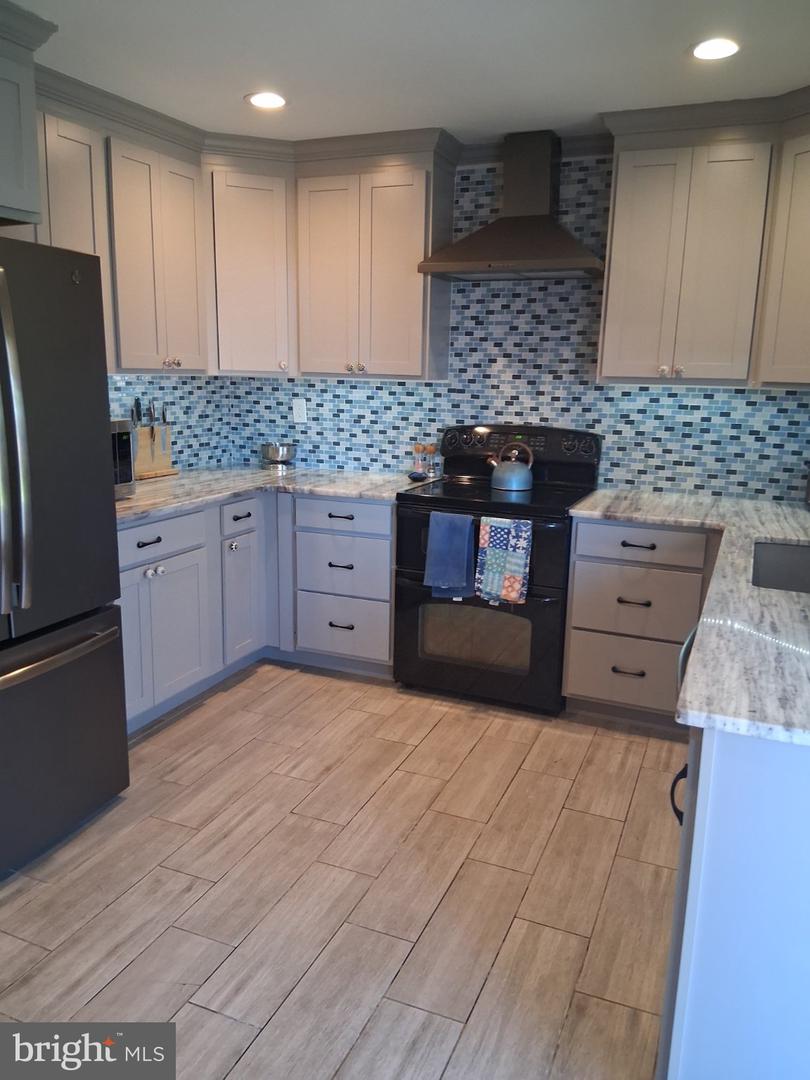 5208 Inlet Dr #n Property Photo 14
