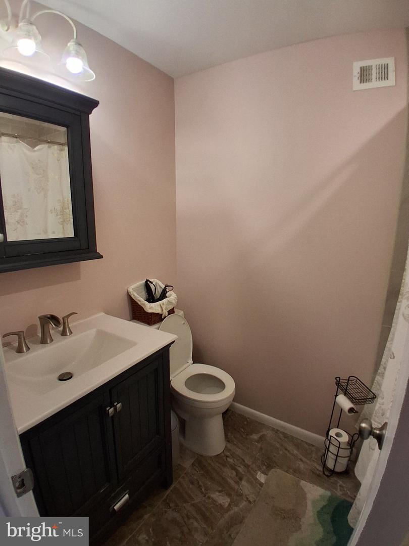 5208 Inlet Dr #n Property Photo 32