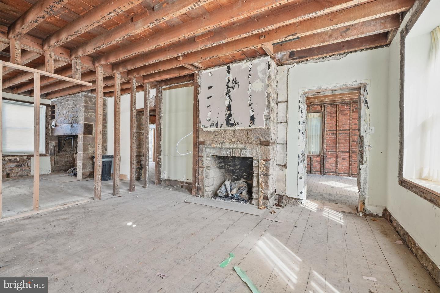 113 E Penn St Property Photo 11